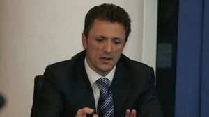 "Dacă Sandu nu ar interveni la comisii ar fi un președinte bun!"