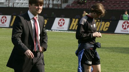 Uhrin jr nu exclude varinta Dinamo:** "Pot pleca oricând de la Mlada"