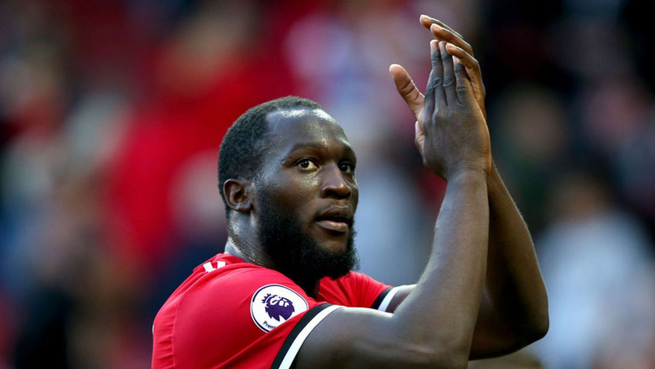 "Nu te pune cu un băiat căruia îi este foame!". A rămas fără apă și curent electric, privea pe furiș cum mama sa amesteca laptele cu apă pentru a hrăni întreaga familie și visa la clătite. Povestea lui Romelu Lukaku, starul Belgiei: din sărăcie lucie, pe creasta fotbalului 