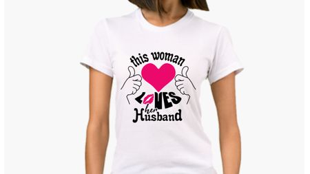 De ce să alegem tricouri personalizate femei si barbati pentru a face un cadou unic!