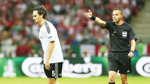 Atenție!** Steaua, fluierată la Londra de un francez cunoscut pentru ușurința cu care acordă cartonașe