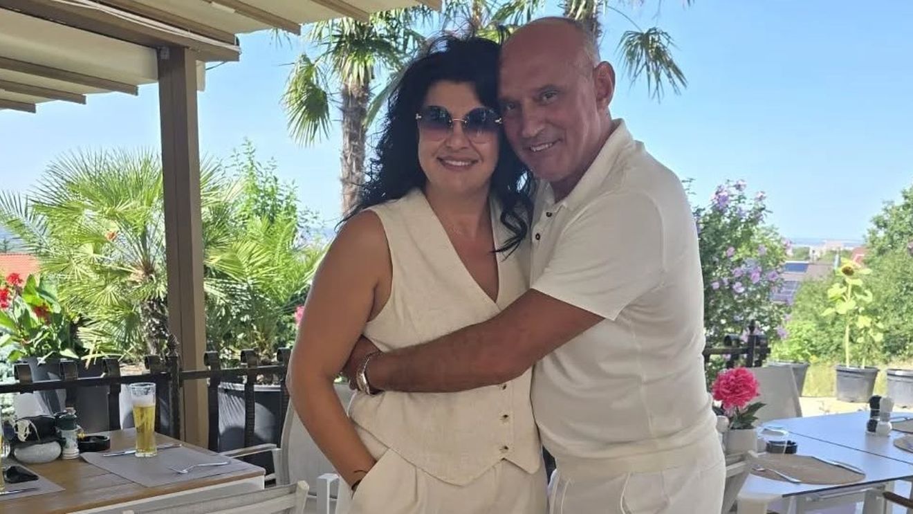 Florin Prunea, la plajă cu iubita, deşi încă e însurat în acte