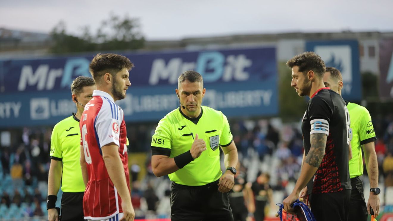 Istvan Kovacs, fază controversată la revenire: VAR l-a făcut să întoarcă decizia după ce acordase penalty în Oțelul - Csikszereda