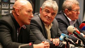 Un nume neașteptat pe lista lui CFR Cluj!** "Feroviarii" negociază cu un polonez de DOI metri: "Mai are ofertă și din Anglia, dar e mai aproape de România"