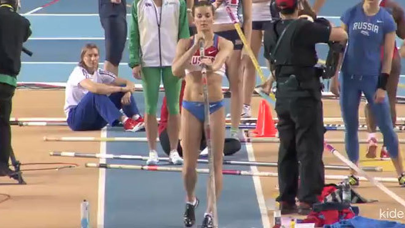 VIDEO: Elena Isinbaieva și săritura cu 7 milioane de vizualizări