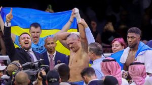Oleksandr Usyk, victorie extraordinară împotriva lui Anthony Joshua. Pugilistul și-a apărat centurile mondiale îmbrăcat în culorile Ucrainei, iar Volodimir Zelenski nu a ezitat să-l felicite