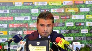 FOTO De ce a vrut Mutu să rămână cât mai aproape de București. Detaliile contractului cu Petrolul