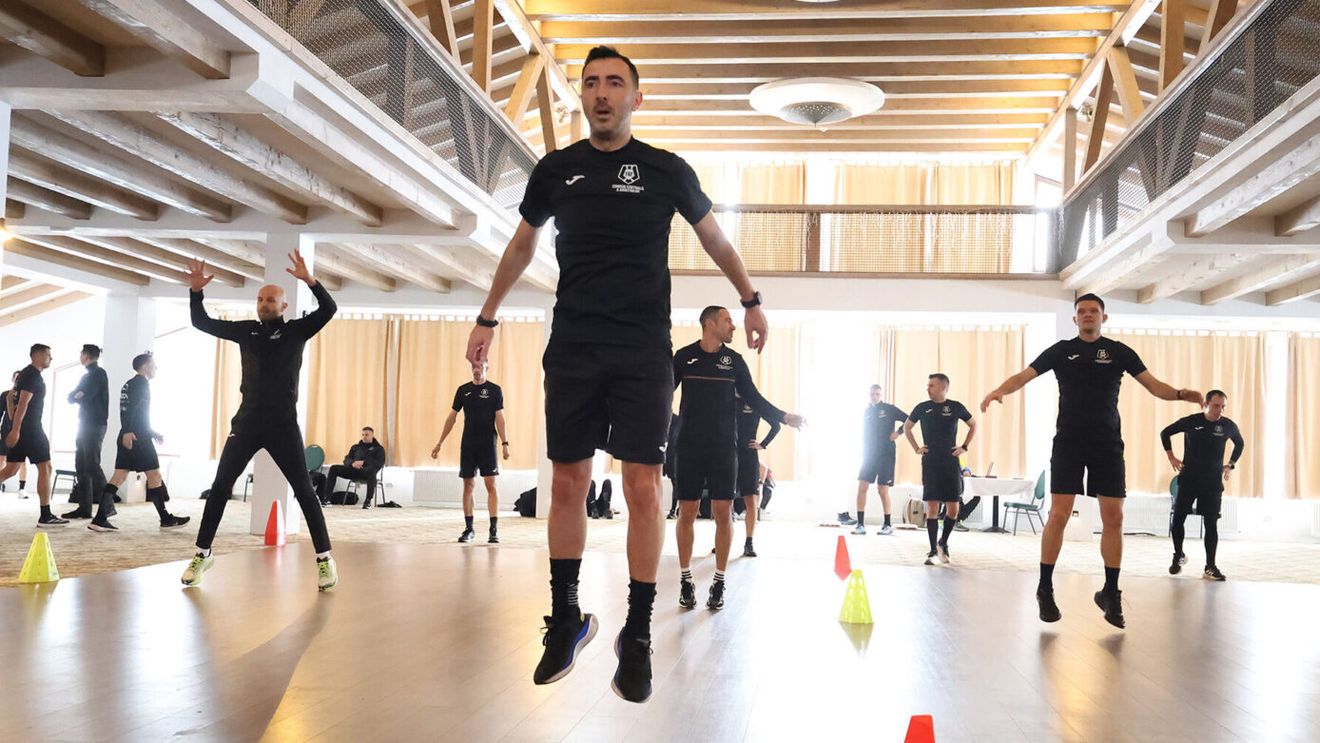 Arbitrii din Superliga n-au mai dat testele fizice dintr-un motiv incredibil! Ce s-ar fi întâmplat la Cheile Grădiștei