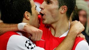 ULTIMA ORĂ‚!** FOTO Barcelona și-a luat "TUNAR": l-a convins pe Van Persie! DETALIUL care confirmă mutarea