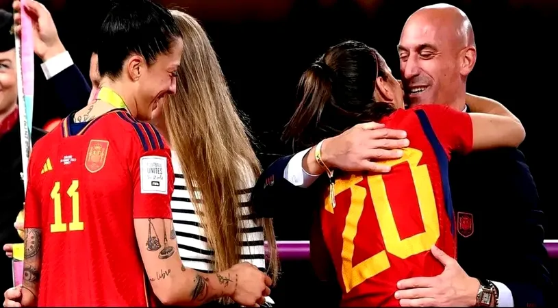 FIFA a tăiat în carne vie: suspendare drastică pentru Luis Rubiales, președintele Federației de Fotbal din Spania, după ce a sărutat o jucătoare pe teren