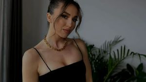 Teodora Stoica, apariție hot în costum de baie, chiar înainte de Rapid - FCSB. Cât de bine arată fiica lui Meme Stoica