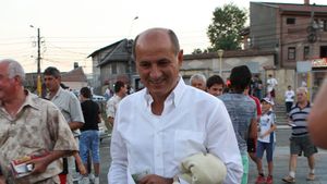 Copos vrea banii Otopeniului