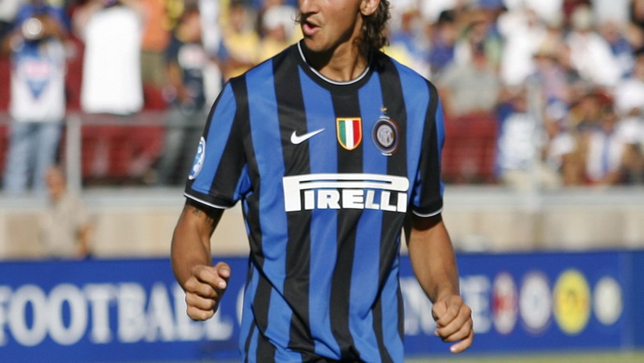 Ibrahimovic așteaptă un telefon de la Barcelona