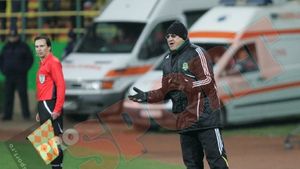 Hizo îi răspunde lui Grigoraș: "I-au oprit arbitrii să dea gol?"
