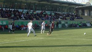 Concordia Chiajna îi răspunde cu multe ironii lui Laszlo Balint: ”Presupunem că a epuizat discursurile motivaţionale şi aceasta este metoda dânsului de a-şi mobiliza elevii. Îi dăm scris că îl scuzăm”