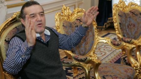 "Sandu așteaptă ca Pițurcă să nu facă rezultate ca să-l dea afară"