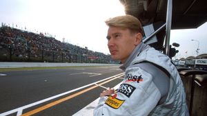 VIDEO EXCLUSIV | ProSport, la peste 200 de km/h alături de Mika Hakkinen, dublul campion mondial din Formula 1! Așa arată câteva minute pline de adrenalină, pe un circuit de poveste