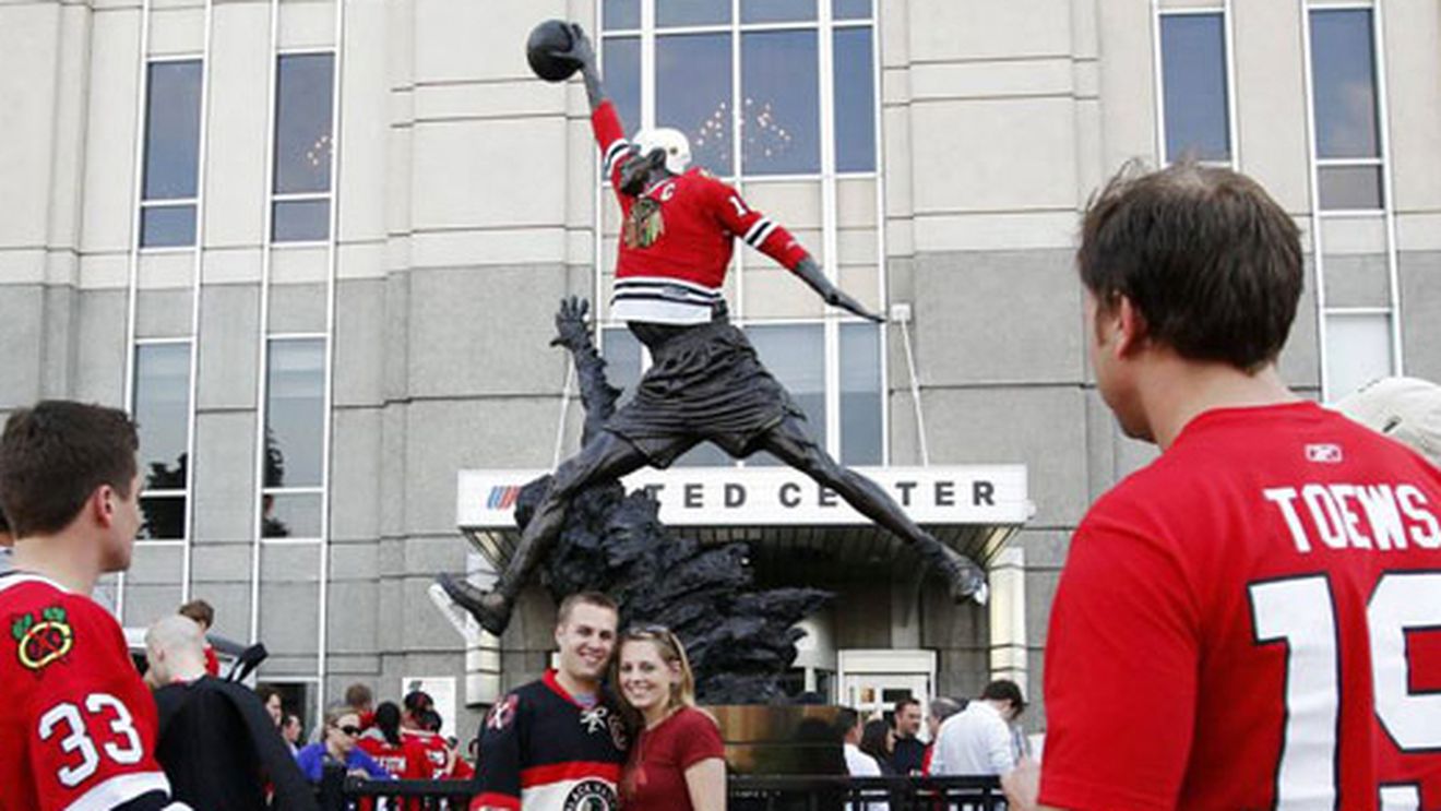 FOTO** Orice pentru Stanley Cup! "Air" Jordan, transferat la Chicago Blackhawks :)