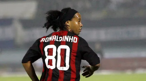 Ronaldinho se distrează cu acordul conducerii