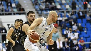 SCMU Craiova şi CSO Voluntari vor disputa finala Cupei României la baschet masculin. Spectacol şi suspans în Final Four-ul din Bănie