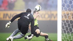 Dan Petrescu: "Apostol a ratat ocazia mileniului!"