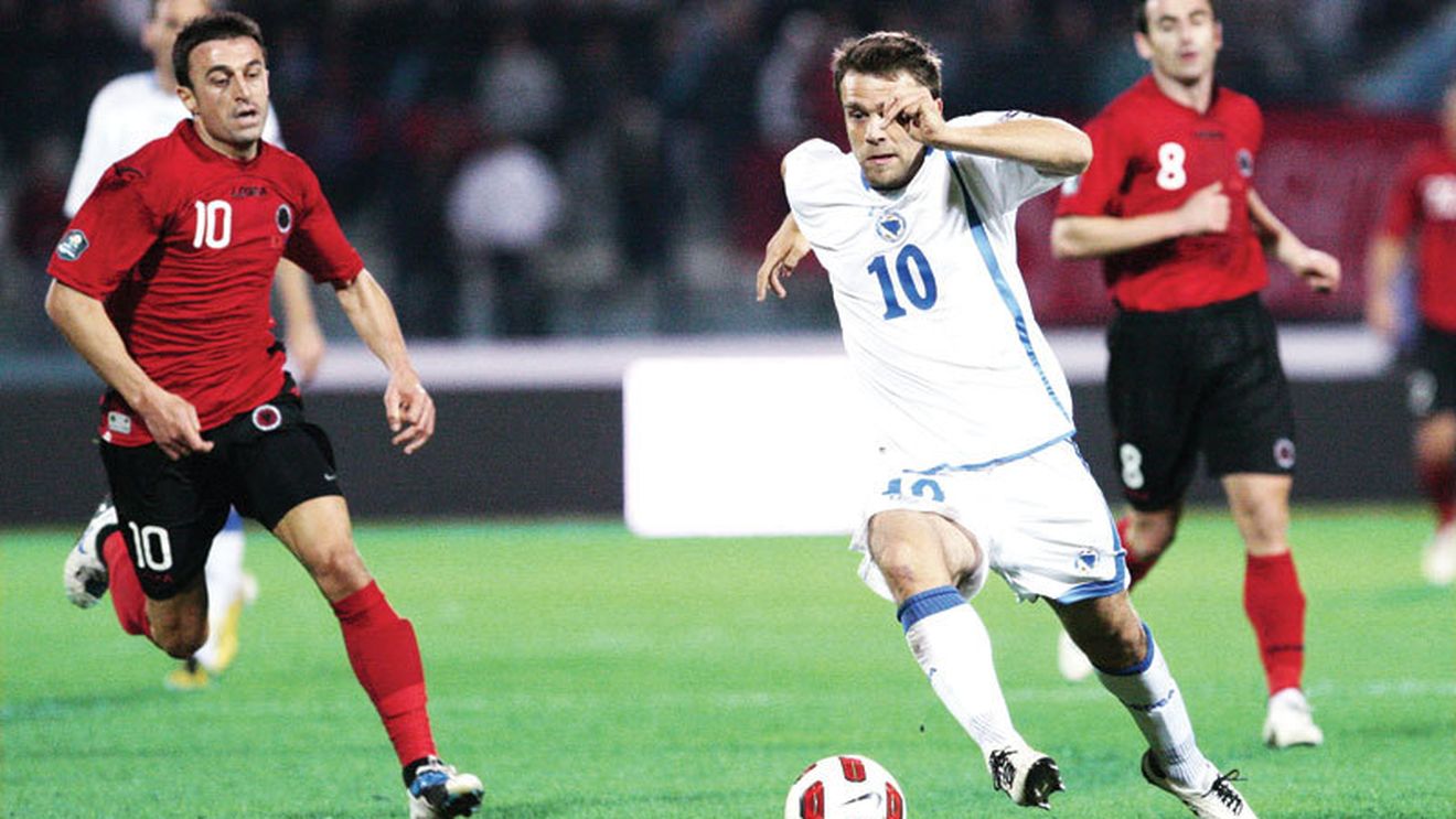 "Ajutor" de la Hagi pentru România!** Misimovic, sabotat?