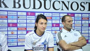 Cristina Neagu: "Mi-am dorit să câștigat Liga Campionilor cu Oltchim, dar acum voi lupta cu Buducnost"