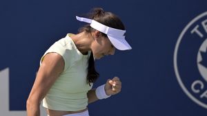 Cine transmite la TV Sorana Cîrstea – Ann Li finala de la Cleveland