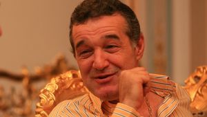 Becali către Borcea: "Cristi, nu este frumos să vă bateți joc de munca Stelei !"