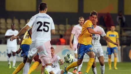 Prima înfrângere din Liga I pentru "Lupi"! Gaz Metan - Petrolul 1-0! Contra, eliminat de Balaj după fluierul de final
