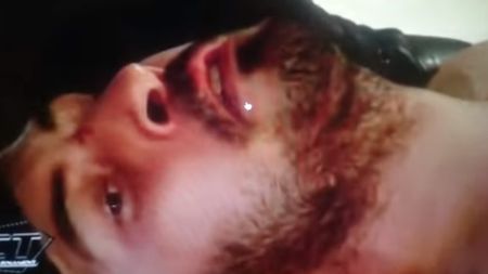 Coșmarul lui Mircea Badea, groggy! VIDEO | Momentul în care Teodor Emi e făcut K.O. și reacția incredibilă a vedetei Antena 3: "Distrugerea acestui golan tupeist. A venit salvarea să-i pună oxigen să nu crape"