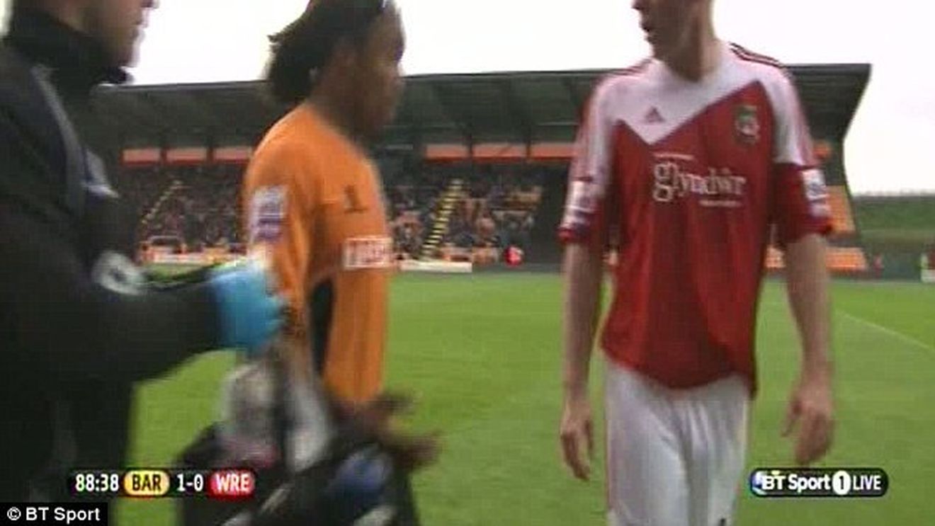 FOTO "Pitbull" Davids mușcă și la 40 de ani! Și-a umplut de sânge un adversar, după ce unul dintre elevii lui a suferit o accidentare gravă