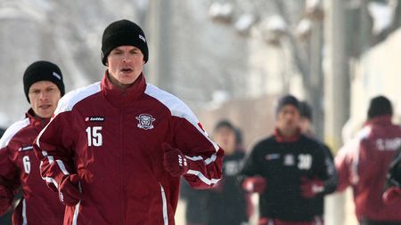 "Lazăr e un jucător interesant**, dar momentan nu se pune problema să-l luăm"