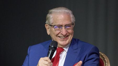 Băutura recomandată de medicul Vlad Ciurea. „Creierului îi place. Desface vasele cerebrale și previne accidentul cerebral vascular”