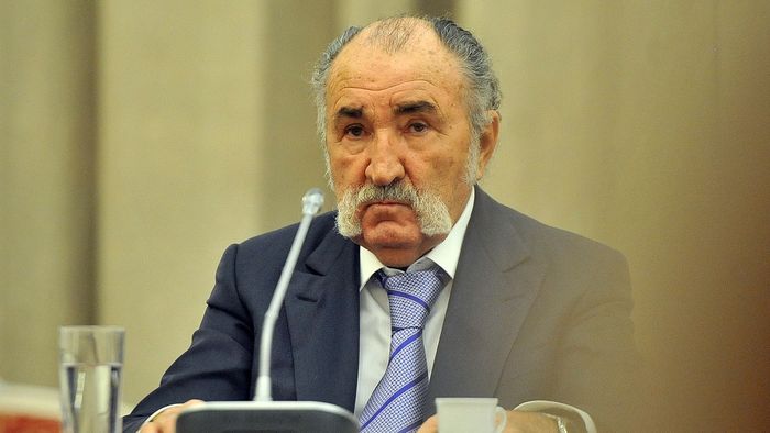 Ion Țiriac a început afacerile cu rușii. Averea s-a consolidat din tranzacțiile cu amănuntul la Moscova: „Primele comerțuri”