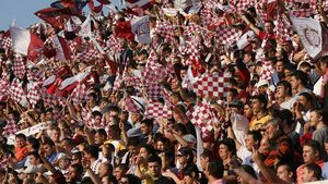 "Dacă rapidiștii iubesc așa mult echipa, de ce nu cumpără 10.000 de abonamente?"