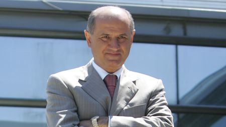 "I-am propus lui Coman peste 1 milion de euro pentru 4 ani"