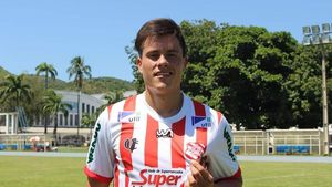 Fotbalistul paraguayan „Gato” Garcia a fost prins beat și cu droguri asupra lui. Polițiștii l-au arestat după ce a intrat cu mașina în punctul de control