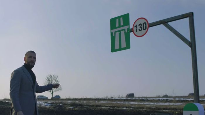 Fotbaliștii protestează și ei! "Vrem autostradă în Moldova!". Dorin Goian, Andrei Cristea și Flavius Stoican întrerup activitatea timp de 15 minute, pe 15 martie, la ora 15.00: "Întrerupem și noi antrenamentul, pentru autostradă. Mă retrag la vestiar"