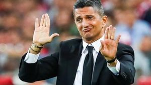 Membru DDB, Răzvan Lucescu a ales între Dinamo și Rapid: „Pentru mine reprezintă ceva mult mai frumos!” + Mesaj pentru fanii „câinilor”