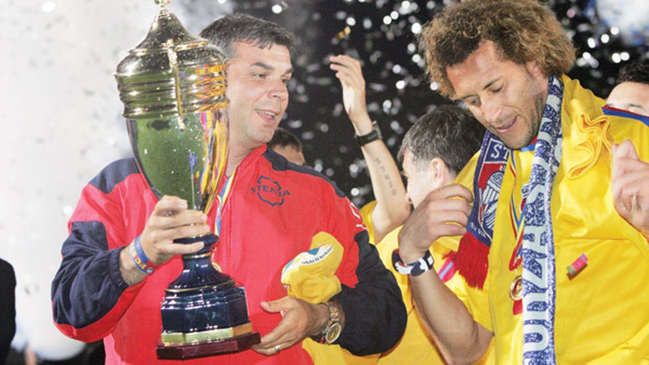 "Da, mingea e la mine în teren"