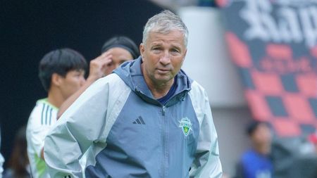 Dan Petrescu a ratat șansa primului trofeu în Coreea de Sud. Înfrângere dramatică în finala Cupei