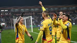 Internaţionalul român a ajuns în cantonamentul Universității Craiova din Antalya, iar fanii au reacţionat: „Hai să refacem fazele din meciul cu Elveţia!”