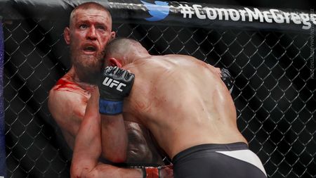 McGregor, lăsat fără "principalele arme" în lupta cu Mayweather. "Este în contract: numărul 1!" Pe ce reguli se va disputa meciul și ce lovituri sunt INTERZISE