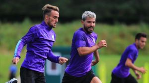 Dinamo, aproape de o bombă imensă pe piața transferurilor! Cosmin Contra vrea să-l aducă pe Aleix Garcia, care tocmai s-a despărțit de Manchester City