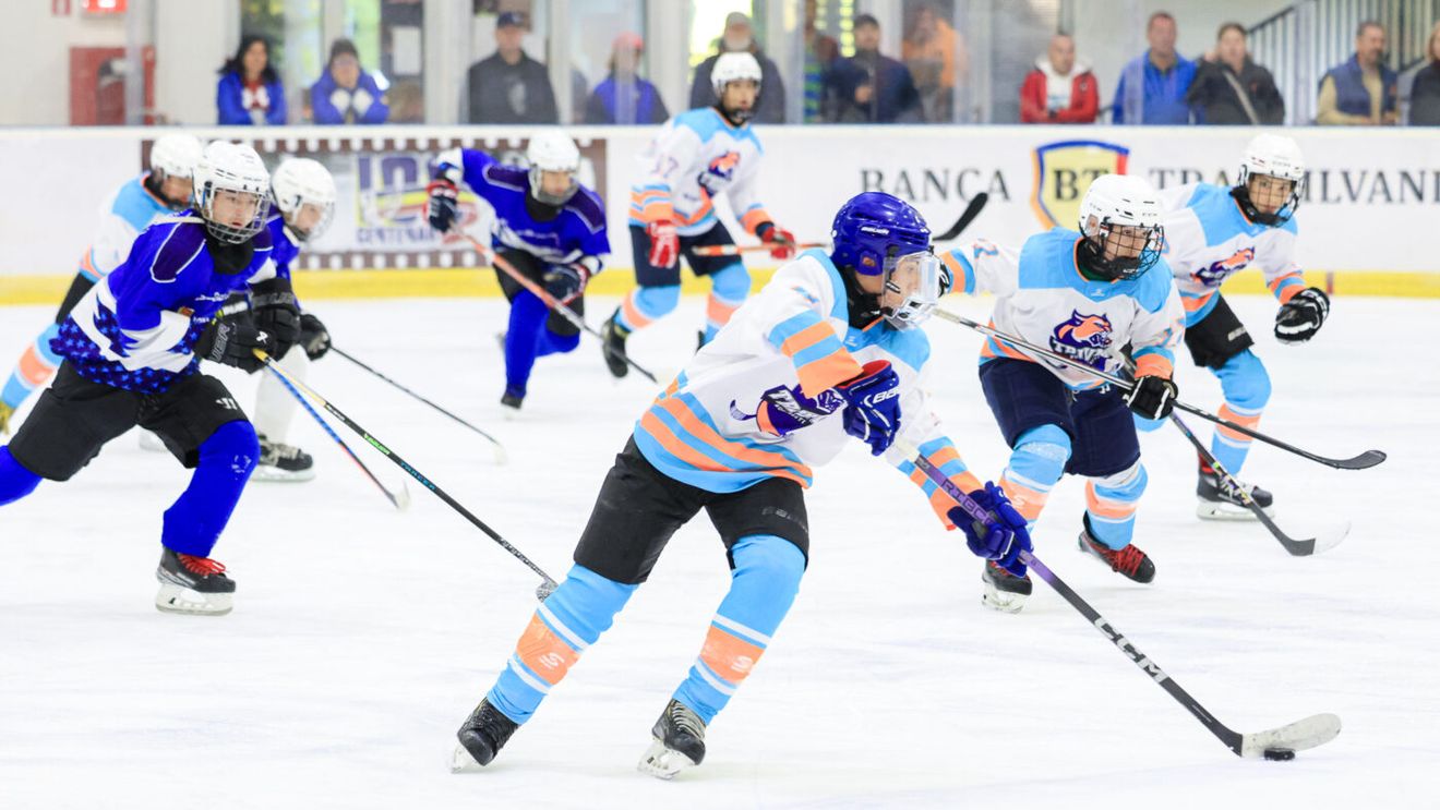 Câștigătorii turneului de hochei pentru copii Țiriac Trophy 2024: Allianz-Țiriac U15, Dedeman U13, Corona Brașov U11, Allianz-Țiriac U9 și Triumf București U7 au adjudecat trofeul competiției