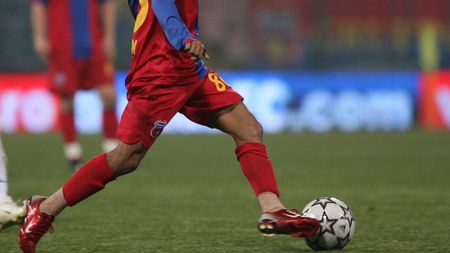 Elton amenință: "Îi înnod picioarele lui Rădoi! Îl fac praf!"