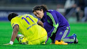 Englezii râd de Mourinho, după ce a zis că Eva nu se pricepe la fotbal. VIDEO GENIAL | Cum bate frumoasa brunetă loviturile libere