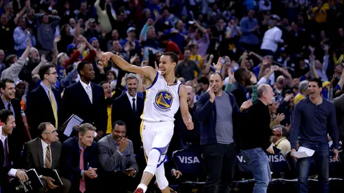VIDEO | Senzația californiană! După ce Klay Thompson a reușit 52 de puncte, Stephen Curry a încheiat victoria cu Mavericks cu 51. Doar șapte perechi de coechipieri mai reușiseră asta în istoria NBA