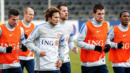 "Pacienți olandezi"! Jucătorii de națională ai lui Ajax sunt "alergici" când aud de Steaua!** Cum a reacționat Blind când a fost întrebat de Chiricheș&Co